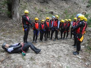 3. Move to the site (safety briefing) Let's listen to safety talk! イメージ
